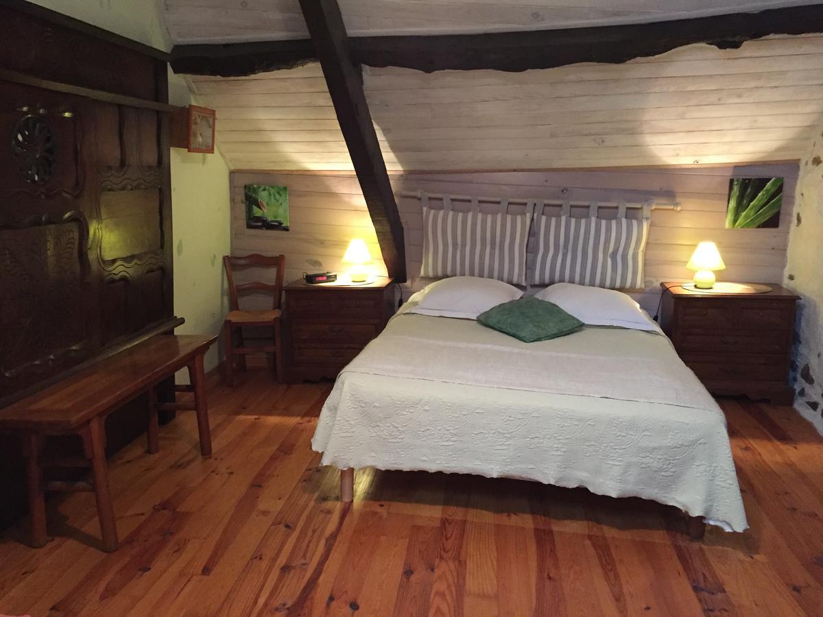 Gites Au Clos Du Lit Saint-Aaron Ngoại thất bức ảnh