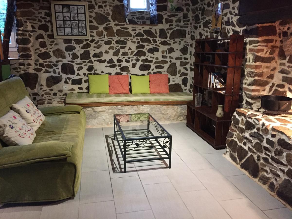 Gites Au Clos Du Lit Saint-Aaron Ngoại thất bức ảnh