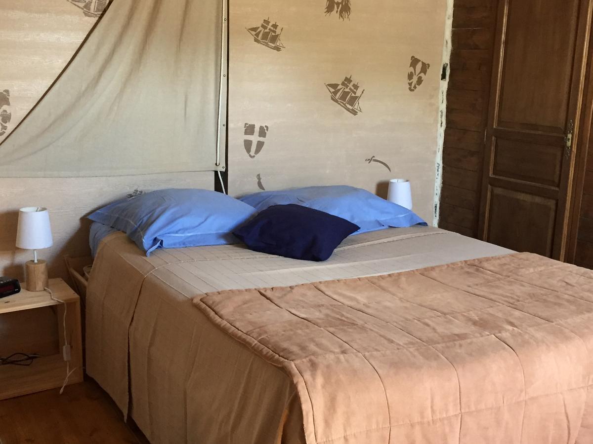 Gites Au Clos Du Lit Saint-Aaron Ngoại thất bức ảnh